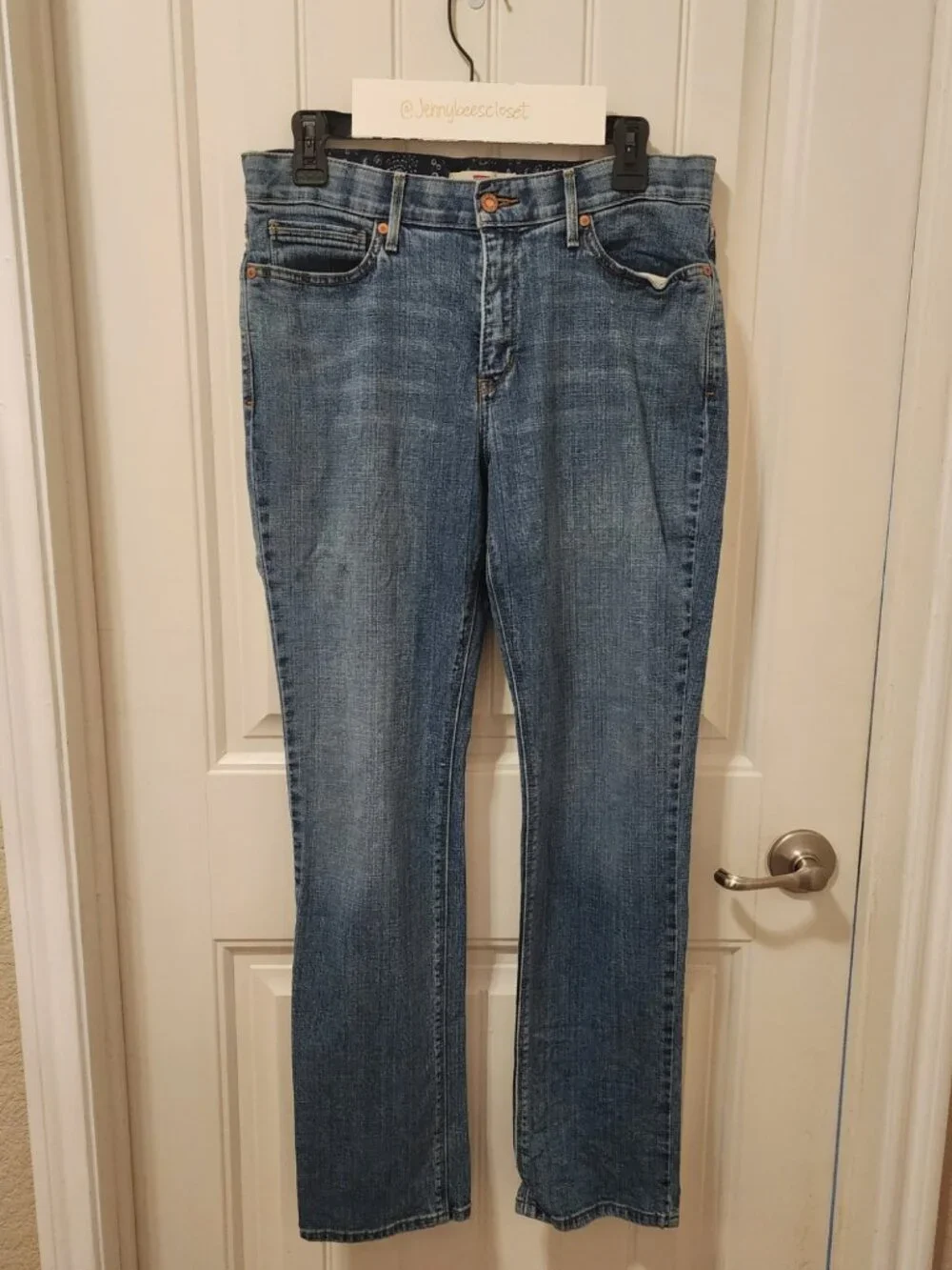 Women's LEVIs 525 Perfect Waist/ Straight Leg size 12M